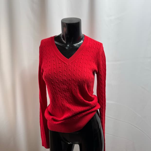 타미힐피거 브이넥 꽈배기 니트