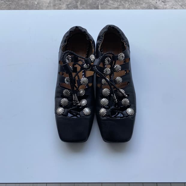 [Toga pulla] 레이스 업 스퀘어 투 펌프스