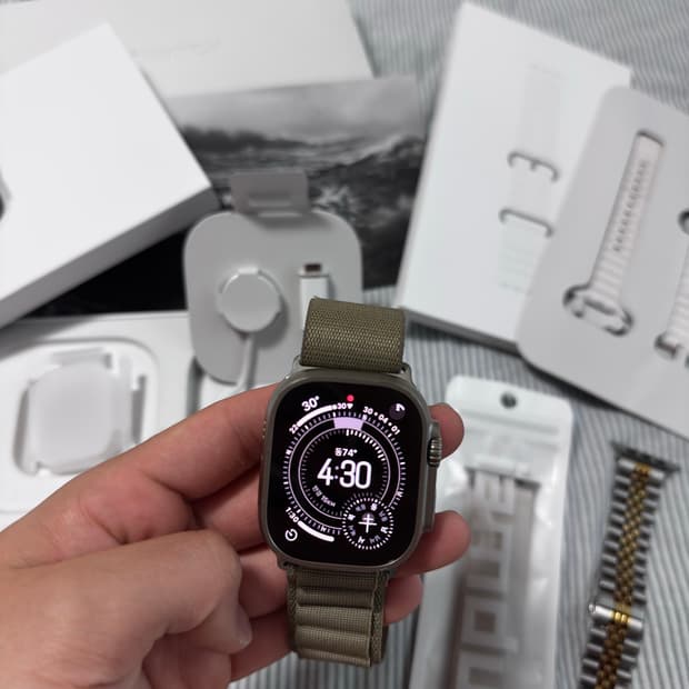 애플워치 울트라 2 티타늄 49mm 셀룰러 + 정품 오션 밴드 스트랩