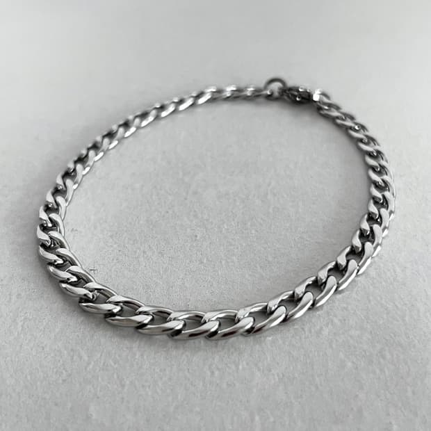 Basic chain bracelet
