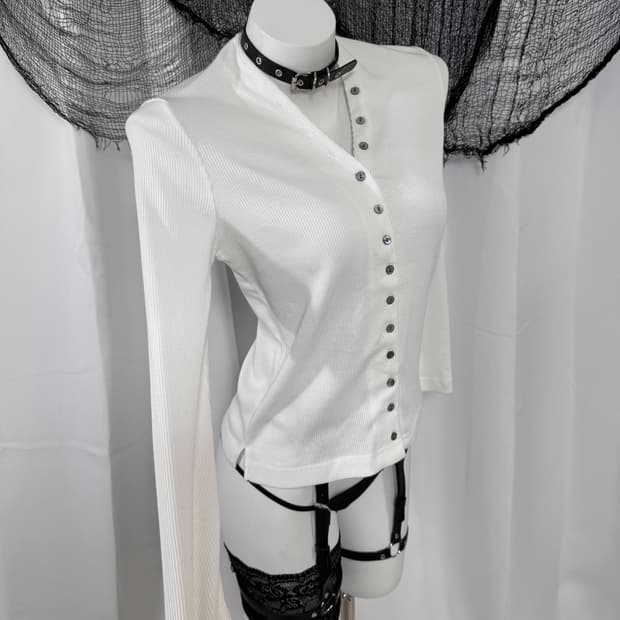 white detail t-shirt