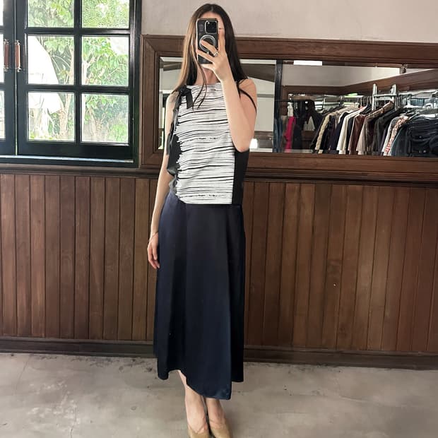 THEORY pleated midi skirt