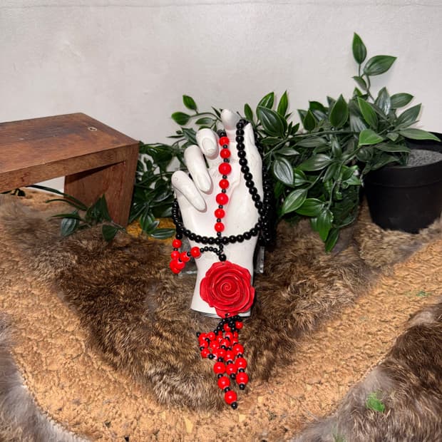 Red rose beads drop necklace