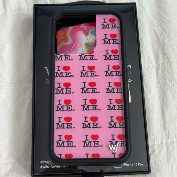 와일드플라워 아이폰 16pro 케이스 상태 좋음!