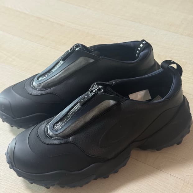 오클리 스니커즈 판매