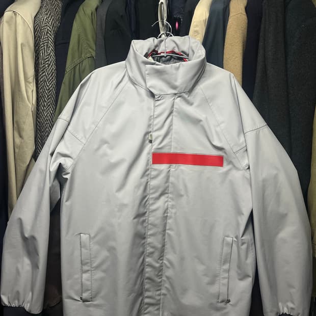 프라다 스포츠 고어텍스 루나 로사 세일링 자켓 52사이즈 판매합니다.