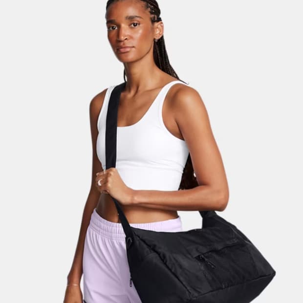 언더아머 스튜디오 슬라우치 크로스백 새상품