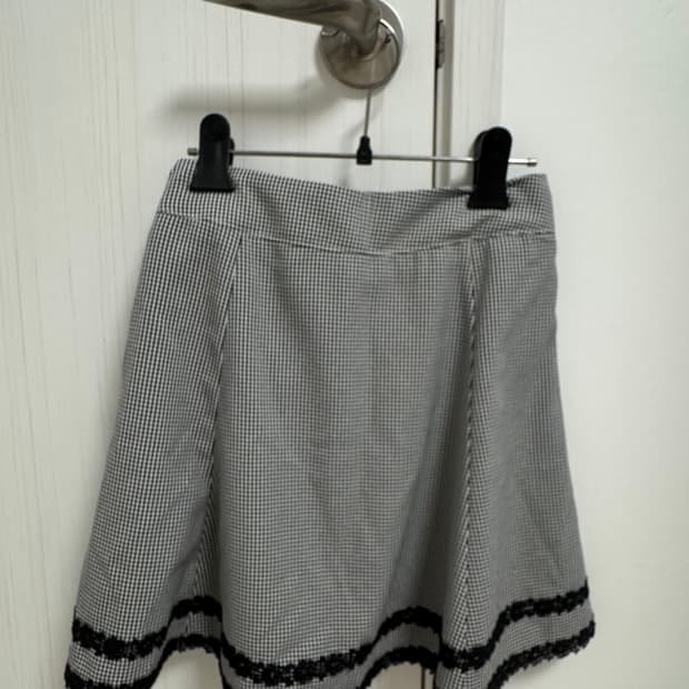 모어댄라이크 체크 패턴 A라인 미니스커트