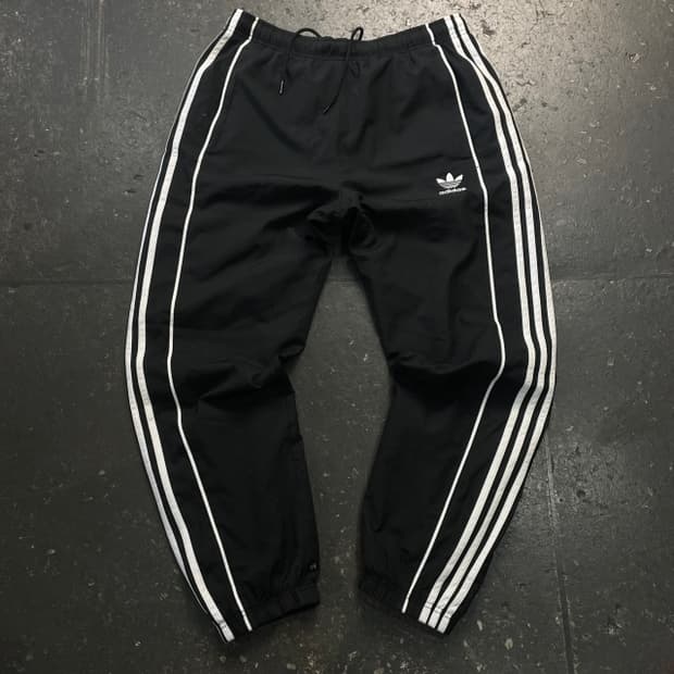 100 아디다스 나일론 팬츠