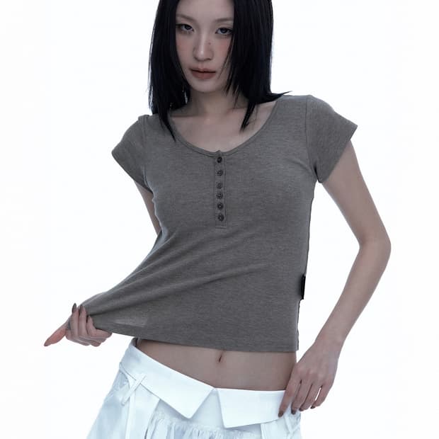 러프넥 아스키 크로스 헨리넥 티셔츠 카키브라운