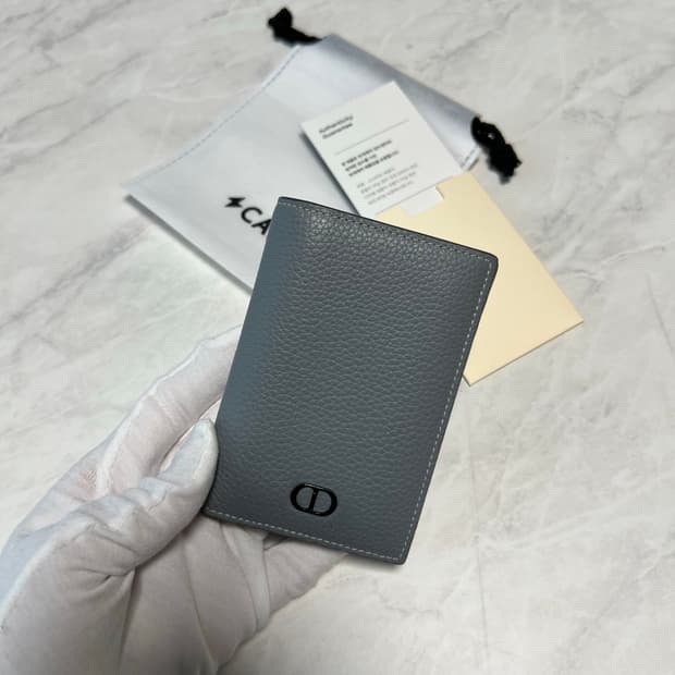 디올 CD 아이콘 버티컬 바이폴드 지갑