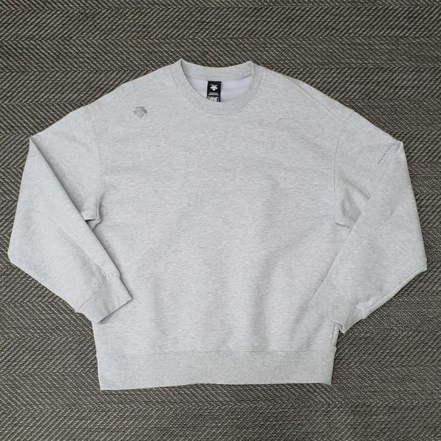 데상트 오버핏 맨투맨 남자105