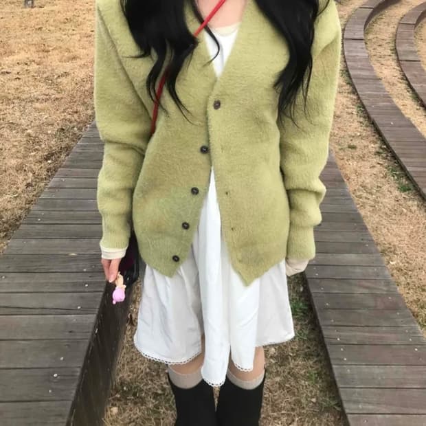 스프링 파스텔 슬림핏 미디 라인 브이넥 가디건 올리브