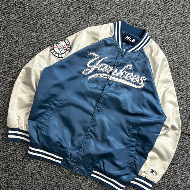 MLB 뉴욕 양키스 빅로고 사틴 바시티 점퍼 2088