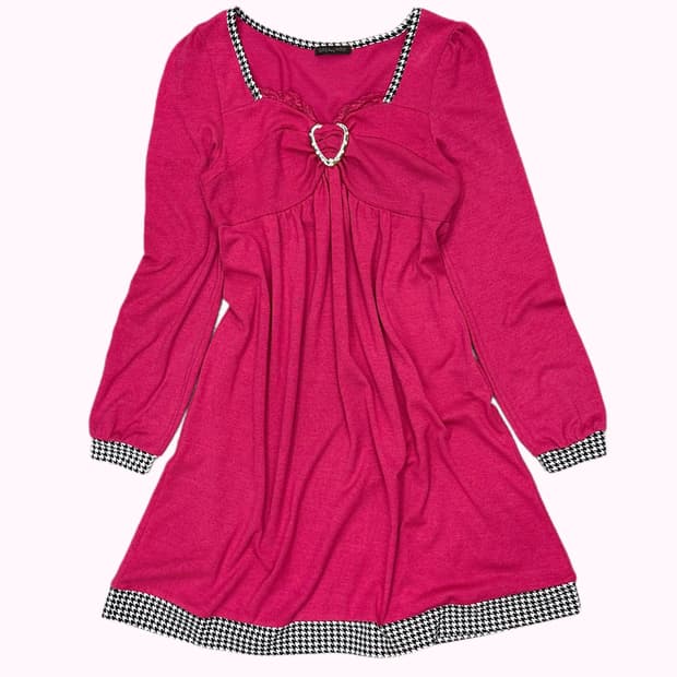 kitsch pink heart dress