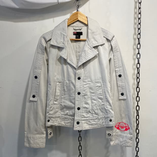 diesel 디젤 레드 포인트 화이트 자켓