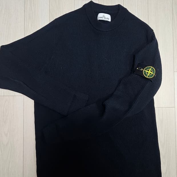 (24fw) 스톤아일랜드 와펜 니트 M