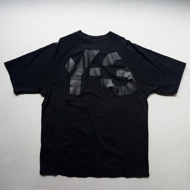 Y-3 블랙티셔츠