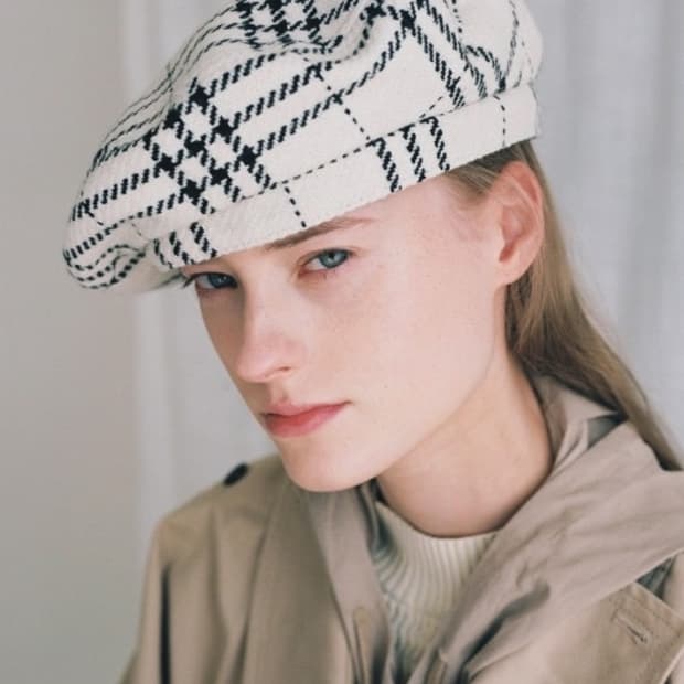 어썸니즈 클래식 베레모 체크 화이트 