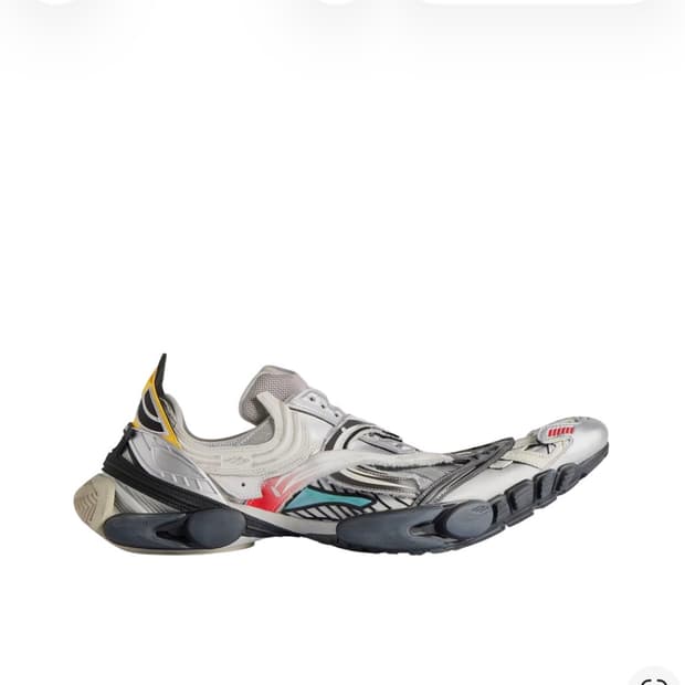 발렌시아가 렙타일 스니커즈 (구해요!)