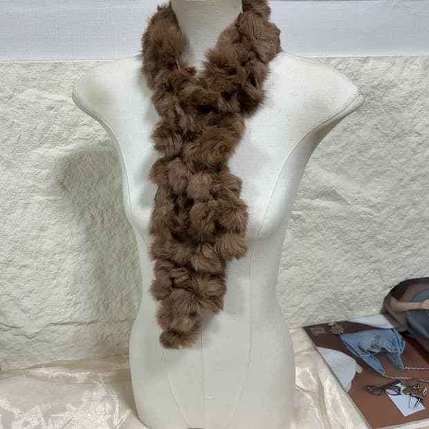 빈티지 브라운 토끼털 방울 목도리 스카프