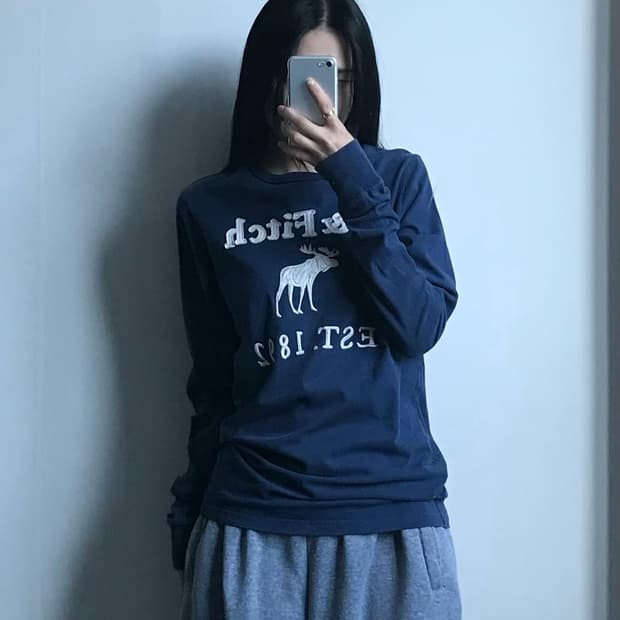 아베크롬비 y2k 와투케 네이비 롱슬리브 긴팔티
