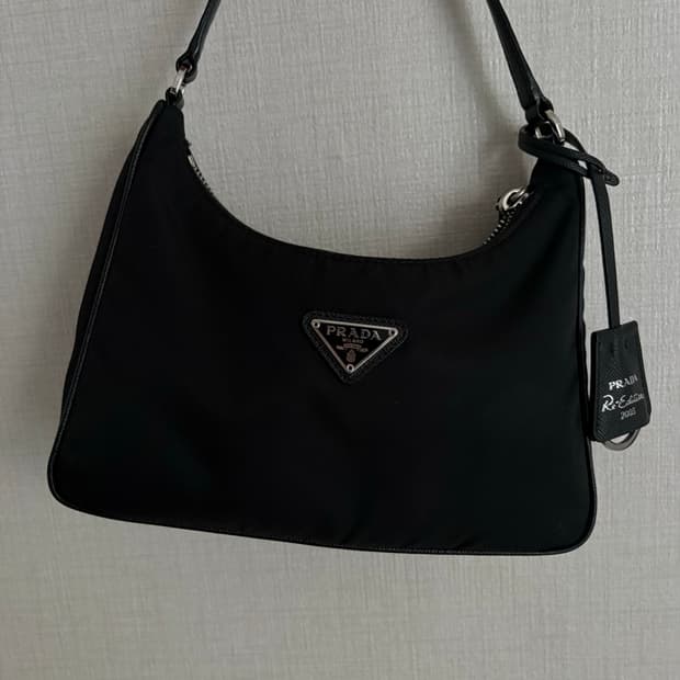 프라다 리에디션 호보백