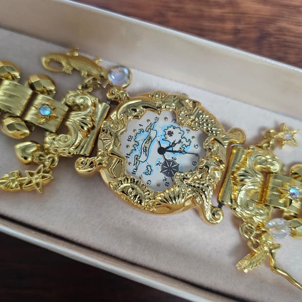 커크스 폴리 (Kirks Folly) 골드 메탈 손목시계