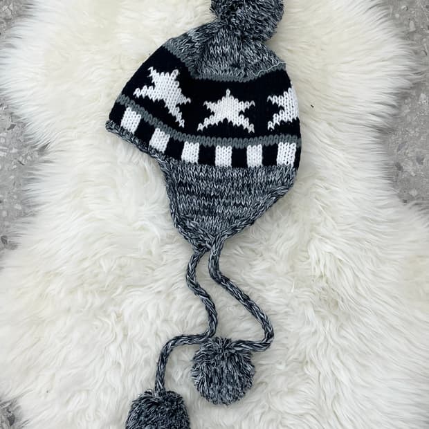 키치 스타 이어머프 방울 비니