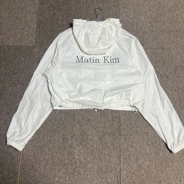 마뗑킴 크롭 후드 바람막이 FREE