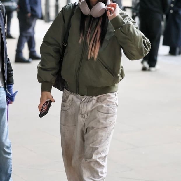 aritzia 봄버 자켓 판매 합니다