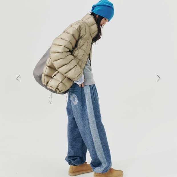 FLUFFY WOOL JOGGER PANTS (SKY BLUE) 2