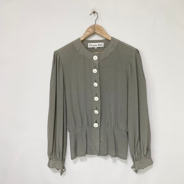 크리스찬 디올 빈티지 빅버튼 도트 러플 블라우스 그레이 모리걸