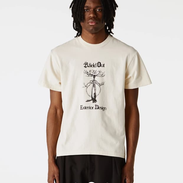 L 100 새제품) 어필드아웃 익스테리어 반팔 그래픽 티셔츠 내츄럴
