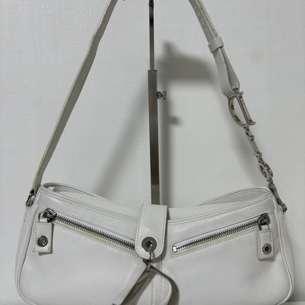 디올 디링 새들백 레더화이트