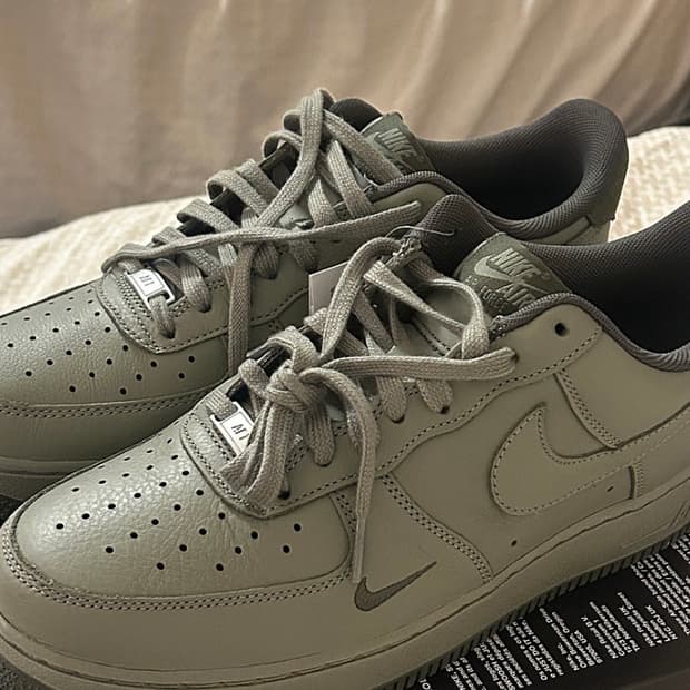 나이키 에어포스 카키 260