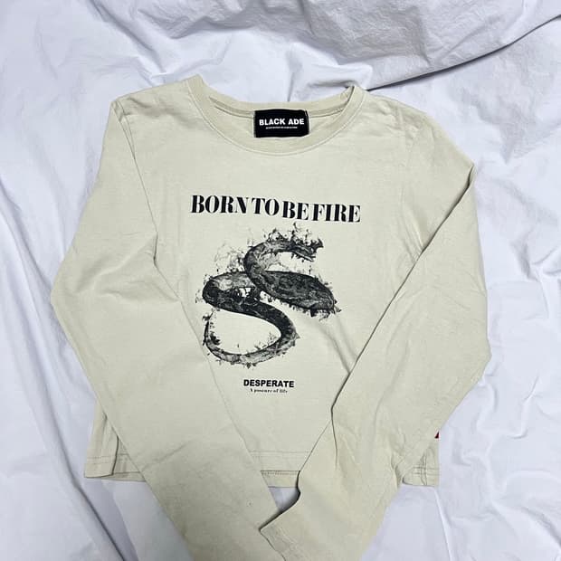 Black ade 긴팔티셔츠