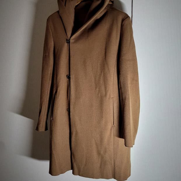 카즈유키 쿠마가이 후크 울 코트