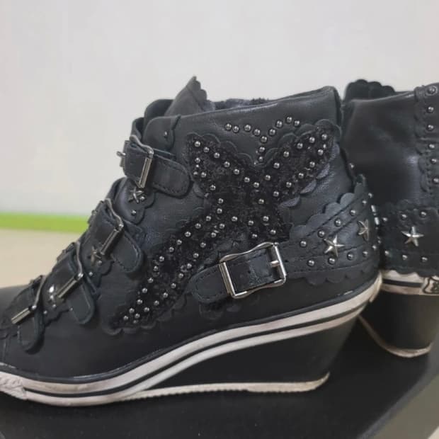 아쉬 스터드 레이스 블랙 웨지스니커즈 37