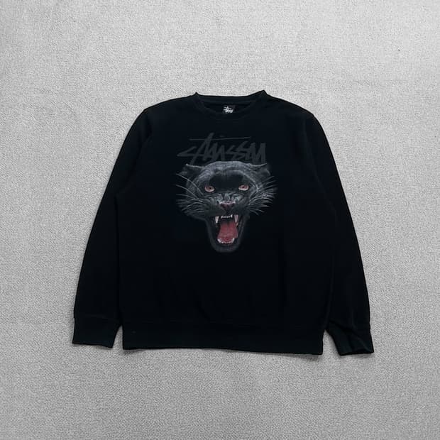 스투시 Stussy 블랙팬서 프린팅 크루넥 맨투맨 블랙