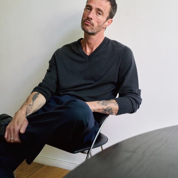 [52] 노이어 실키 브이넥 니트 다크그레이