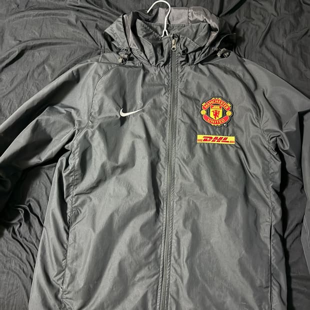 맨유x나이키 스톰핏 바람막이 M사이즈
