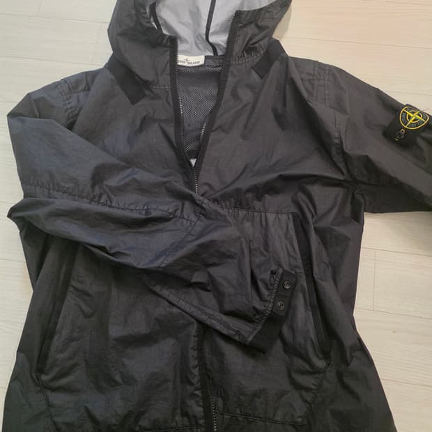 스톤아일랜드 멤브라나 백화점판