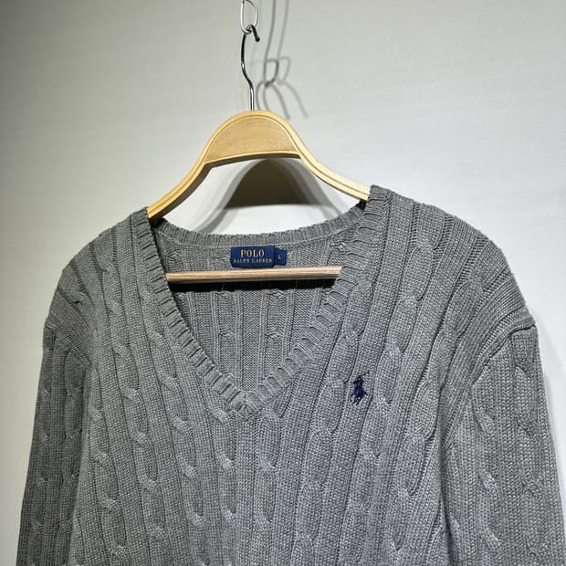 폴로 랄프로렌 케이블 브이넥 니트 판매합니다