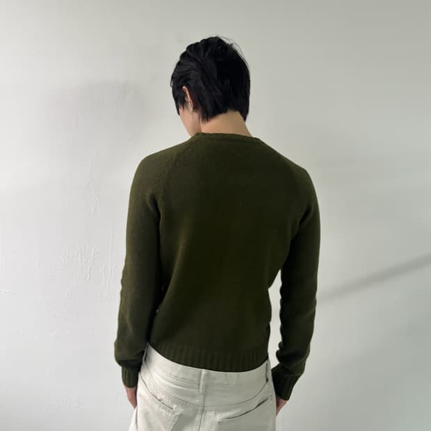 드리스반노튼 90‘s 라이카기 브이넥 스웨터