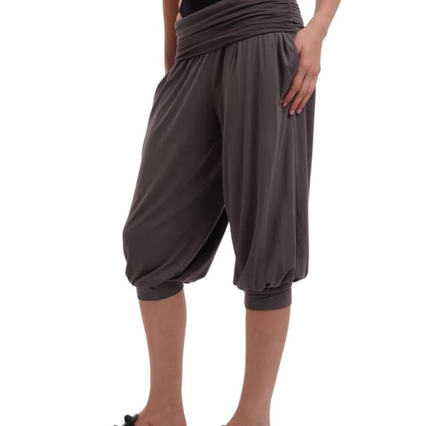 Niihai charli capris in smoke 구합니다