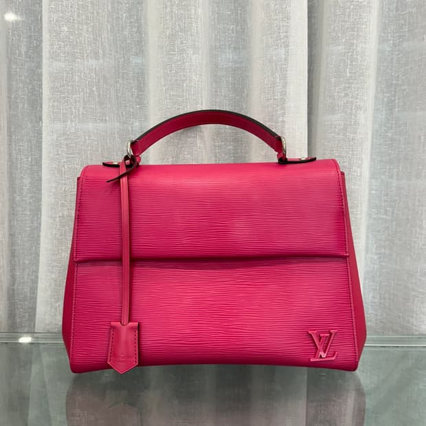 루이비통 에삐 클루니 BB 핑크 크로스백