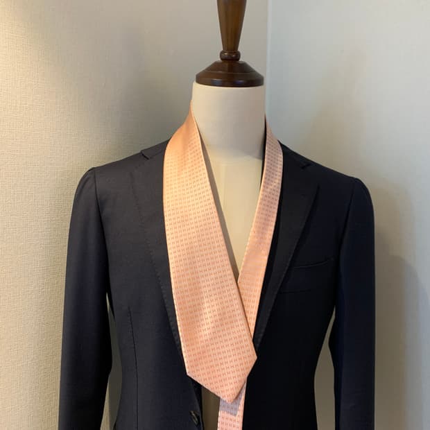 에르메스 H로고플레이 모노그램 프랑스 100실크 명품넥타이 최상급