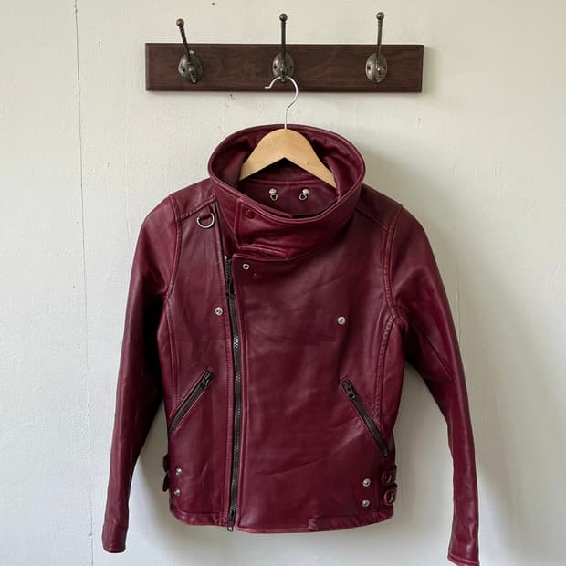 HANA FO GUIFAR 레드 레더자켓