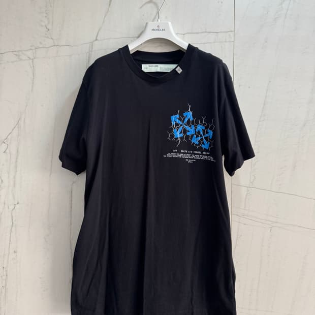 오프화이트(OFF-WHITE™) 반팔 티셔츠